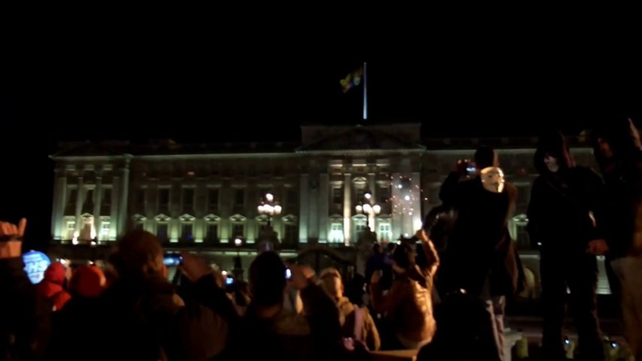 Protesters Hit Buckingham Palace With Firework