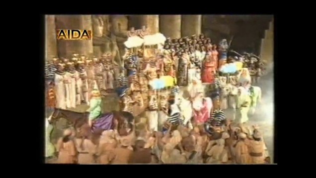 AIDA - ACT 2 - Gloria all' Egitto, ad Iside - Marcia trionfale {Triumphal March }