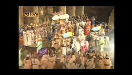 AIDA - ACT 2 - Gloria all' Egitto, ad Iside - Marcia trionfale {Triumphal March }