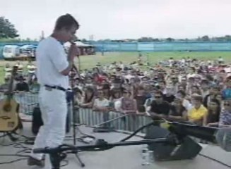 En concert  Je Chante par Michel Corringe