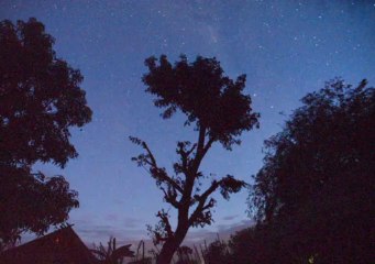 Time-lapse du ciel nocturne à Besakoa