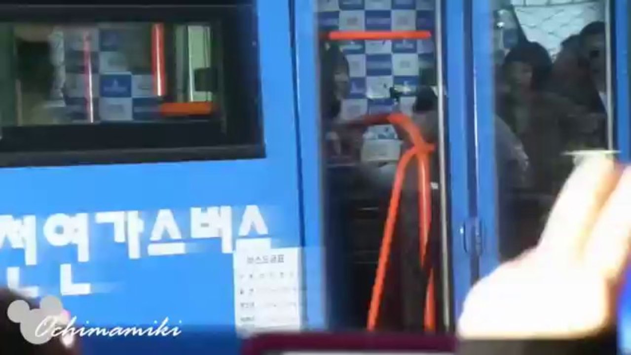 【Fancam】131106 Super Junior八周年纪念机场变装秀03