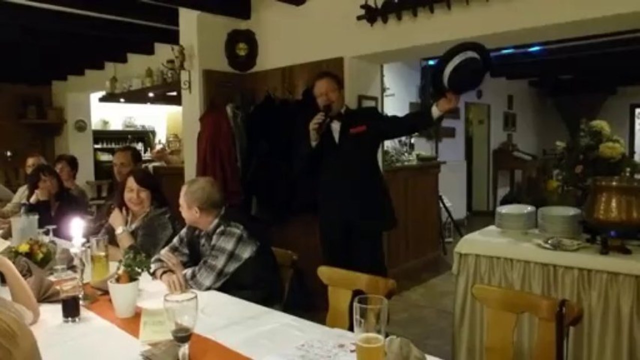 4 macholds sind nun 50 trailer