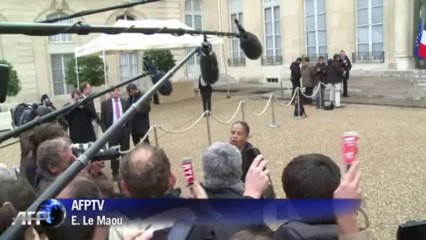 Racisme: "il ne faut rien laisser passer", dit Ayrault