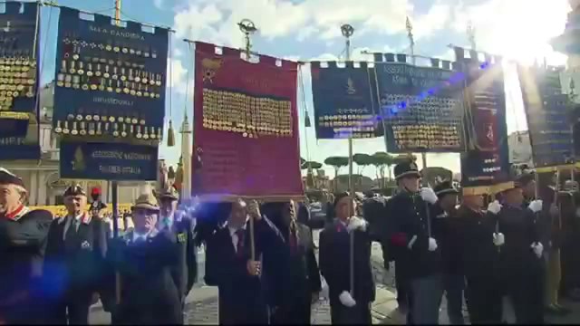 Roma - Deposizione di una corona d'alloro sulla Tomba del Milite Ignoto (04.11.13)