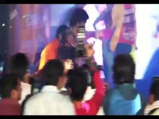 Prabhudheva gives tough time to Shahid