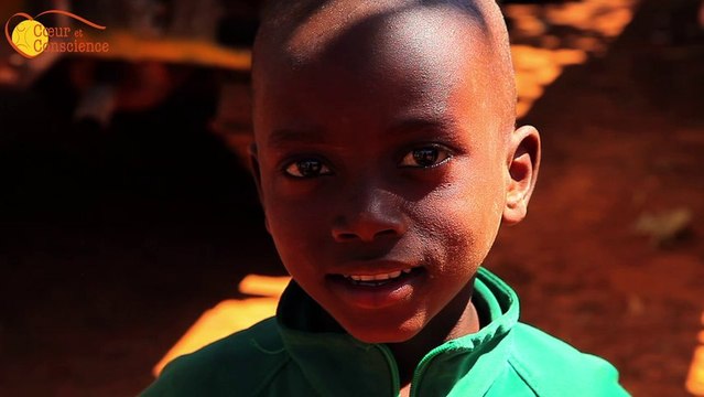 Sortie du calendrier 2014 Regards d'enfants - Coeur et Conscience