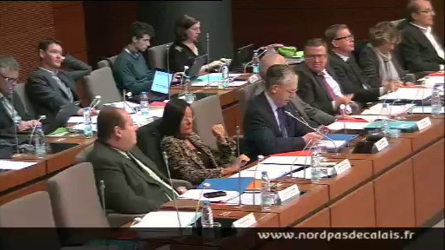 Élus entièrement à part ou élus à part entière ?