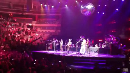 Bruno Mars concert in Prague "OMG this is great"