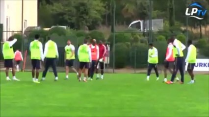 Accrochage Entre Jordan Ayew Et Mathieu Valbuena - Entraînement OM 31/10/2013