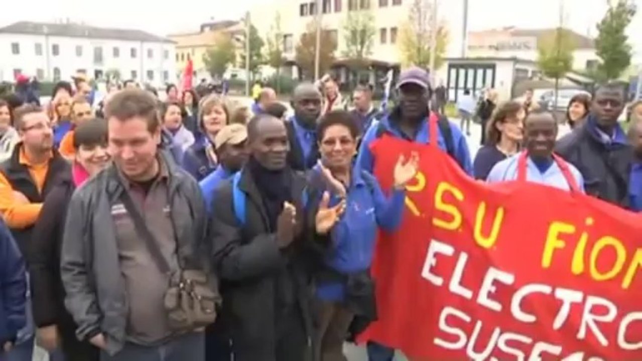 "SOLIDALI COI LAVORATORI"