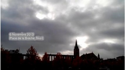 Place de la Breche sous le ciel d'automne Niort