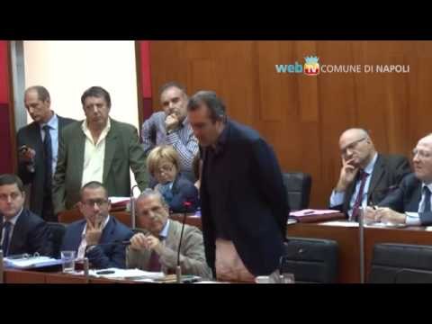 Napoli - De Magistris in consiglio comunale su ambiente (07.11.13)
