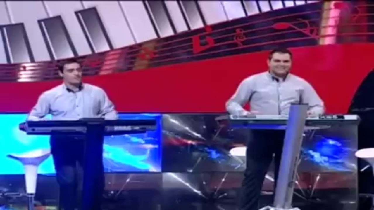 Stoja - Hocu pesmu, hocu lom - (BN Koktel) - (TV BN 4.11.2013)