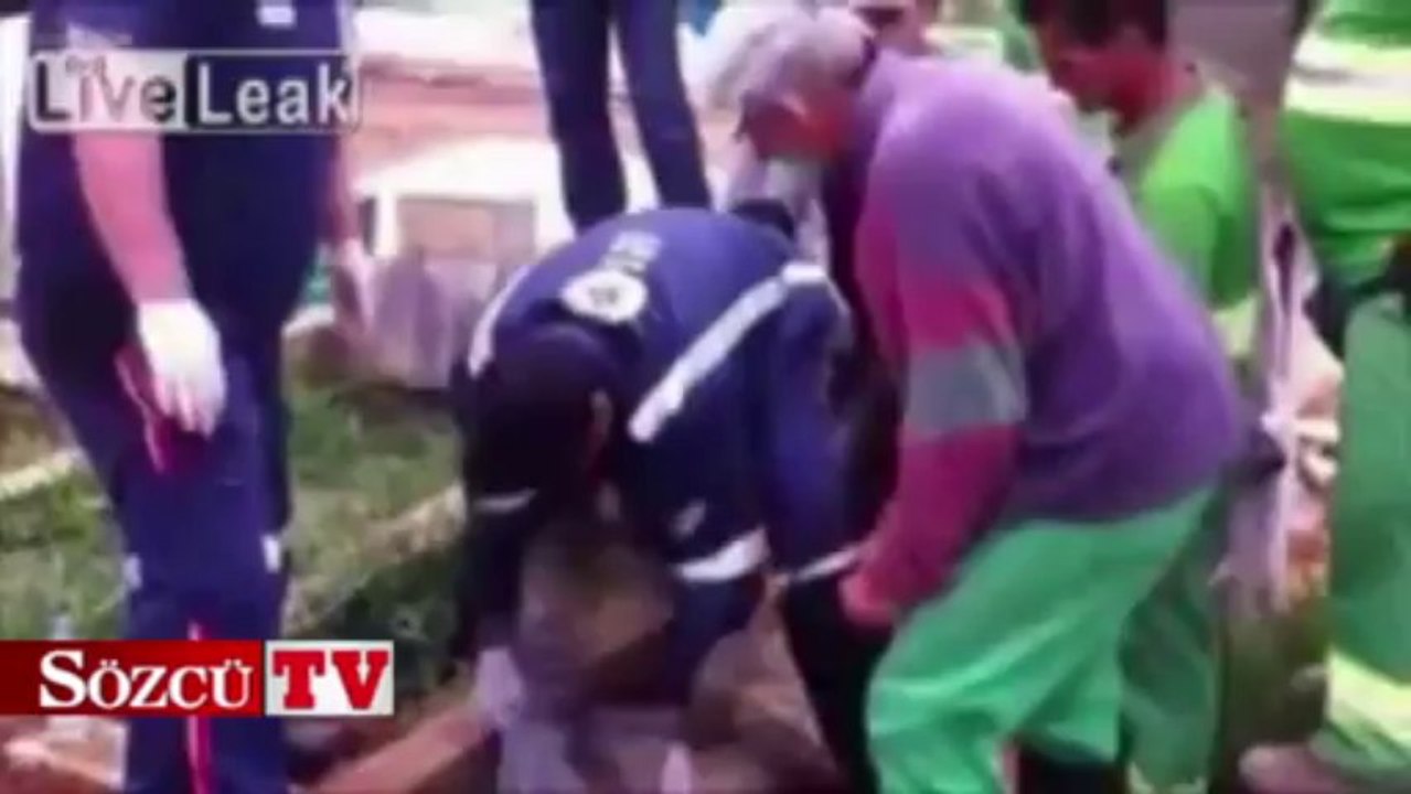 Mezardan canlı kol ve baş çıktı