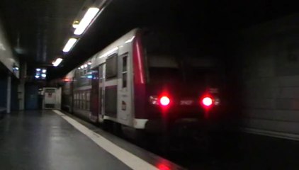 Z5600 Livrée Carmillon : Départ de la gare d'Austerlitz sur la ligne C du RER