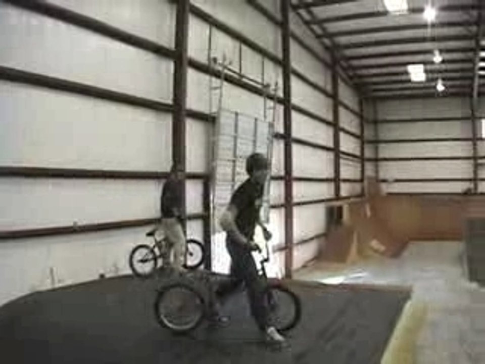 Bmx - Mike Spinner - 360 Triple Whip