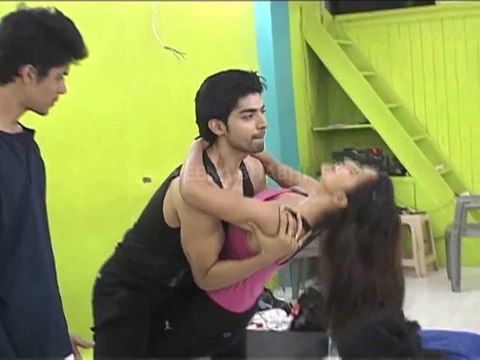 Nach Baliye 6 - Gurmeet - Debina ROMANCE during rehearsal