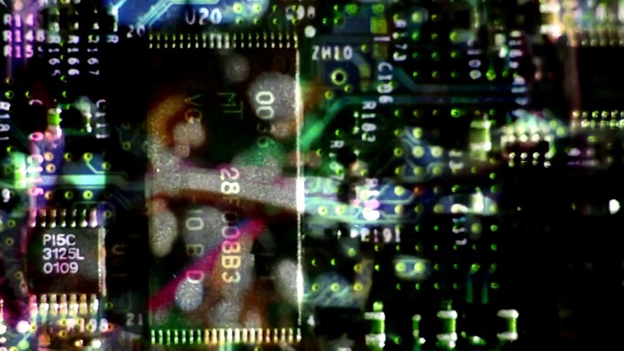 DJ Analyzer vs. Cary August - Insomnia 2k13 (DJ Gollum Video Edit)