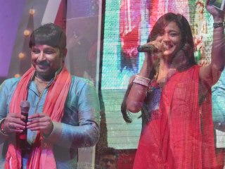 Chhath Puja 2013-  Manoj Tiwari & HOT  Rinku Ghosh at  Juhu Beach