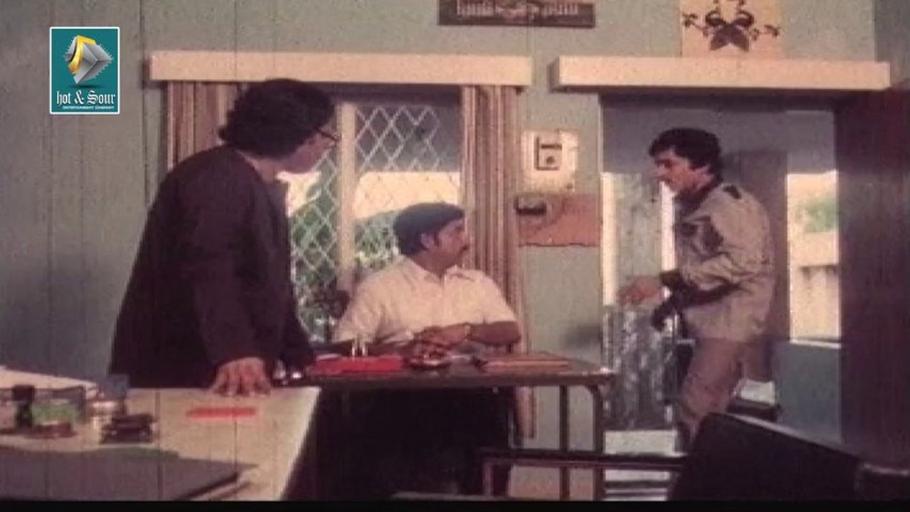 Malayalam comedy movie Oru Kadha Oru Nunakkadha clip 14