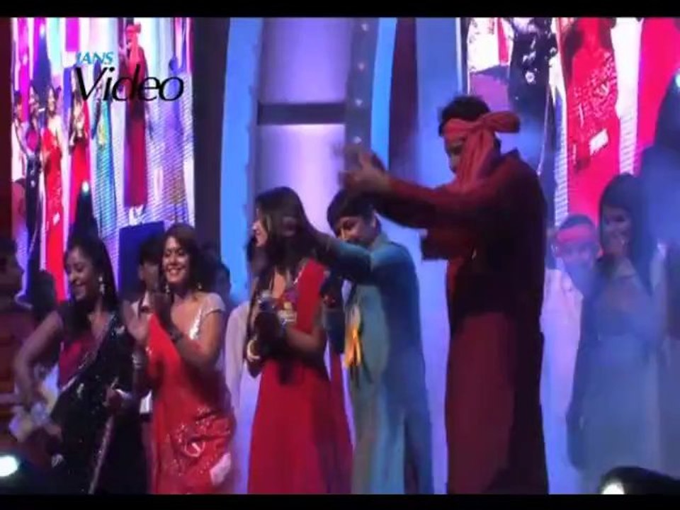 Shweta Tiwari rocks at Chhat Puja celebrations