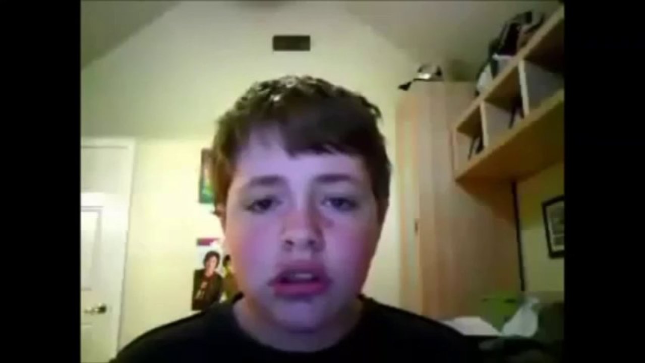 Homo Kid Vs Atton