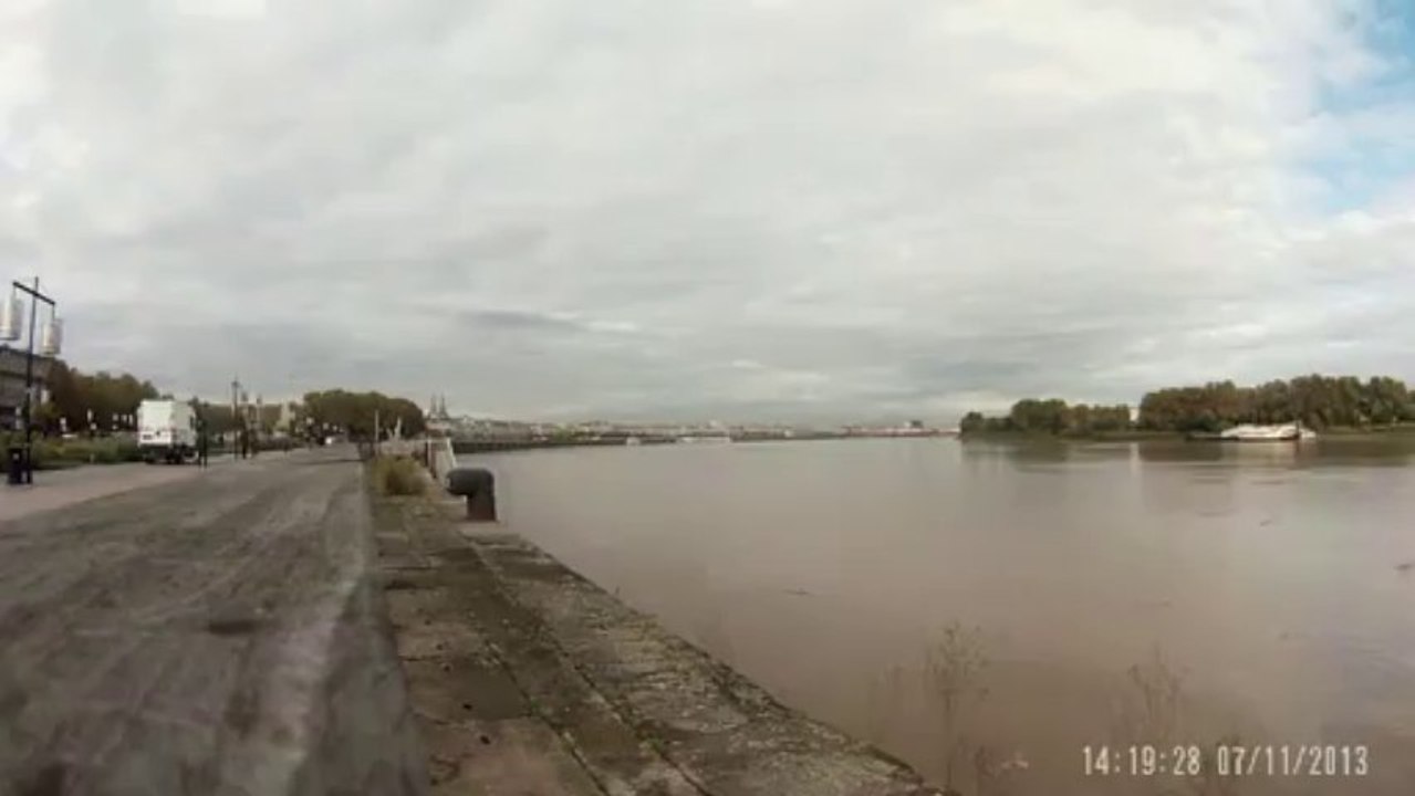 Docked Bordeaux, Timelapse