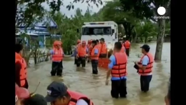 El tifón Haiyan causa al menos 1200 muertos