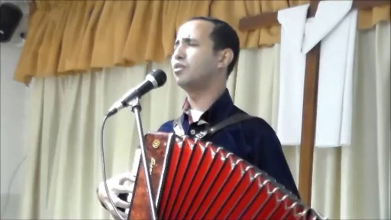 الاخ بطرس فوزى بعض الترنيمات الجمعه 8 نوفمبر 2013 بكنيسه جماعات الله الاردنيه بالمصدار