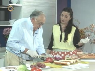 Héctor Soucy visitó la La Cocinita de Sindy para preparar un "súper sandwich" parte II