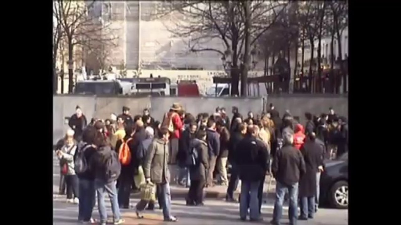 Paris (France) 04/03/2006 Illustration Police devant la Sorbonne