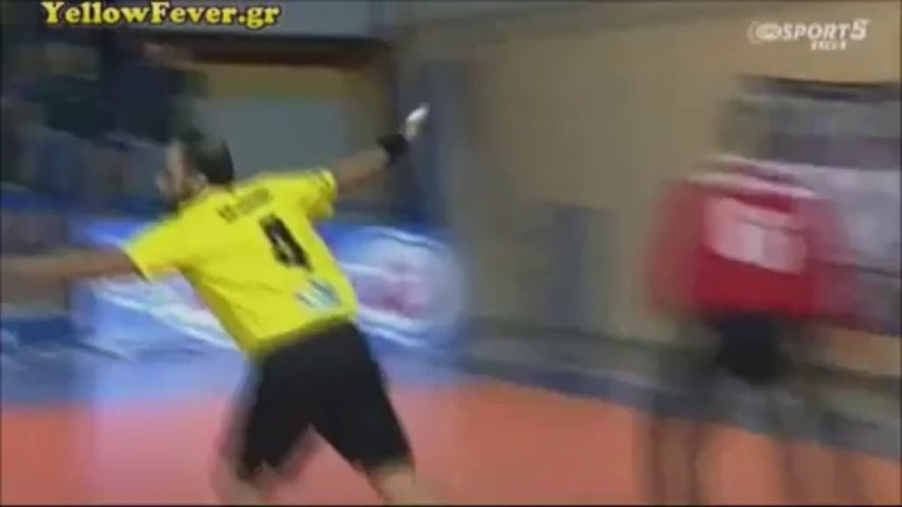 ΠΑΟΚ-ΑΕΚ: 19-19 (5η αγωνιστική 2013-14) - YellowFever.gr
