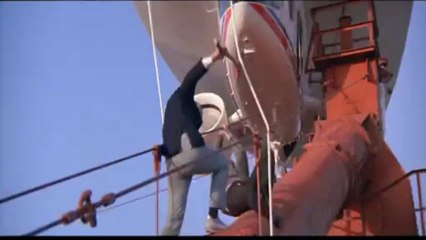 * ROGER MOORE, GRACE JONES, TANYA ROBERTS em 007