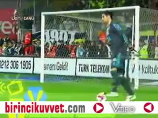 volkan topu kıçıyla tuttu - YouTube1