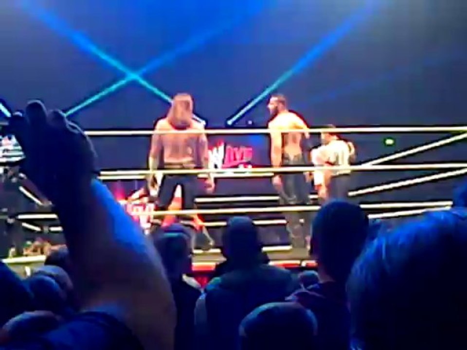 WWE LIVE - Glasgow - 10/11/13 - Heath&Jinder & PTP's Entrance