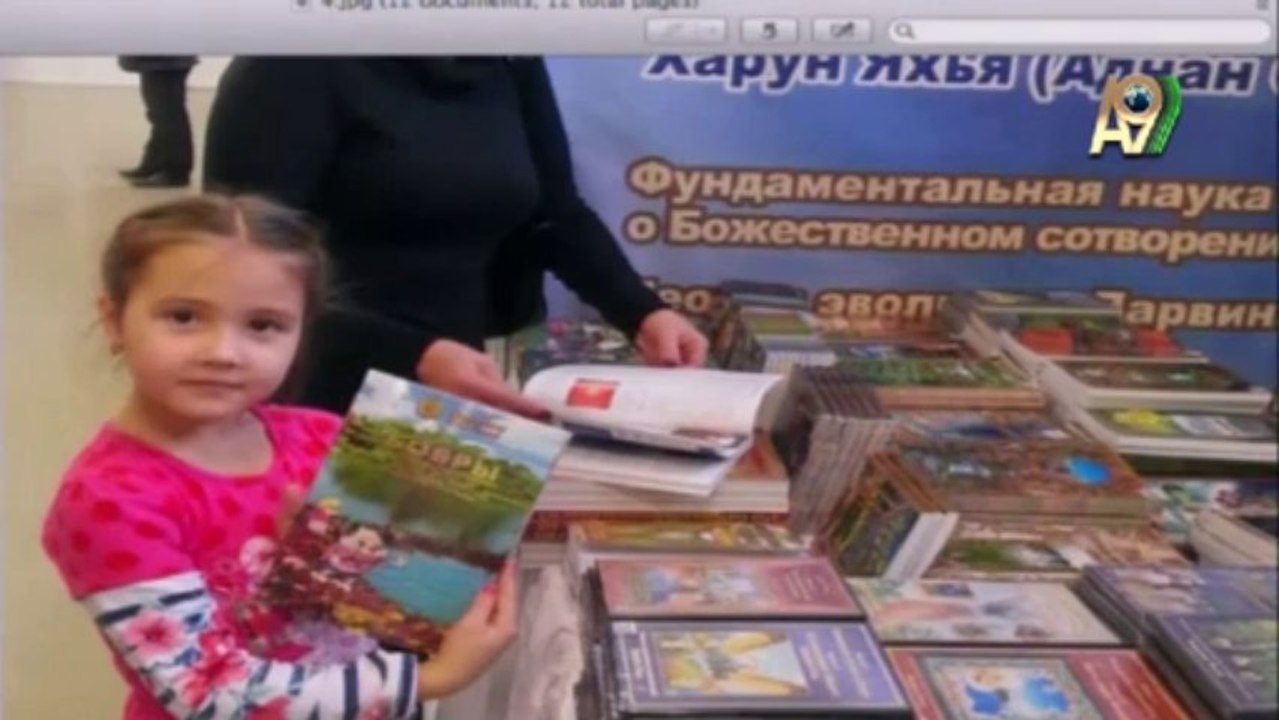 A la Foire du Livre au Tatarstan, l’Atlas de la Création a été offert aux représentants de l’Etat (08.10.2013)