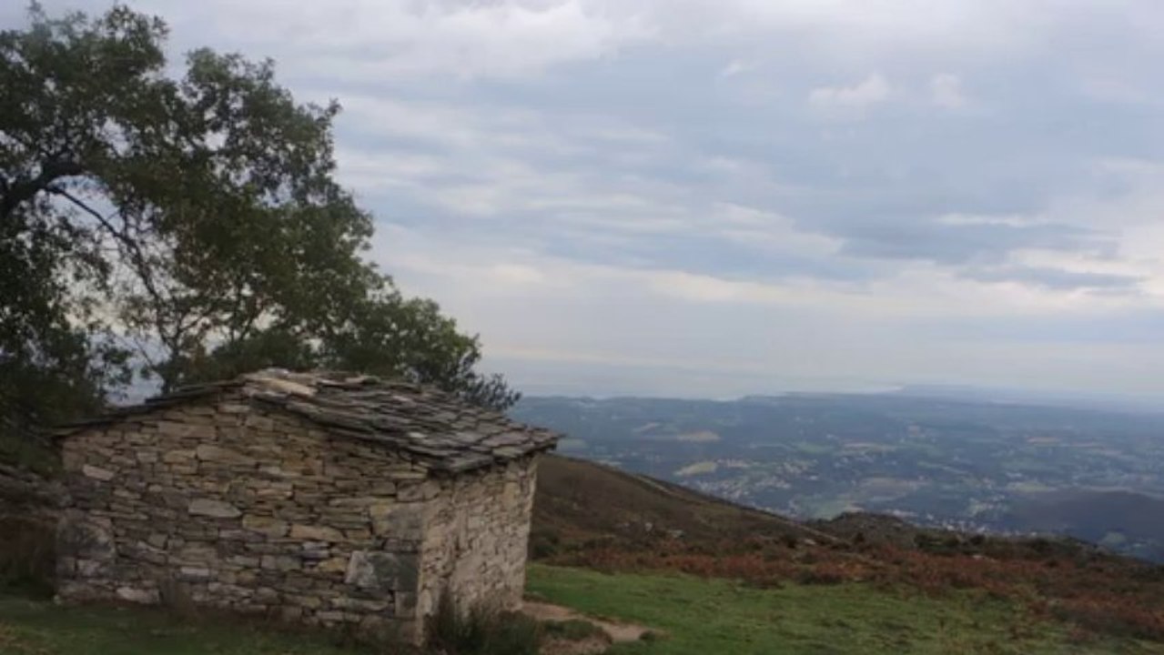 La Rhune, sommet et chapelle (64)