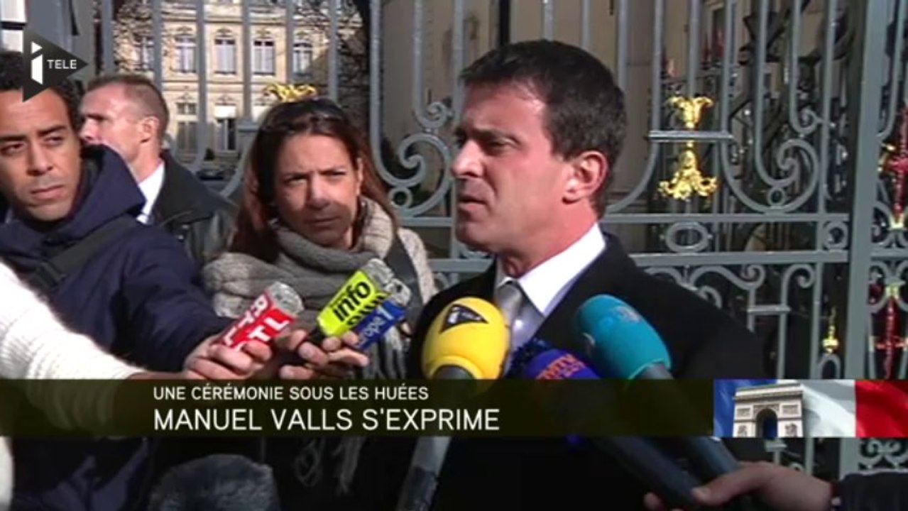 François Hollande hué : Manuel Valls accuse les "mouvements d'extrême-droite"