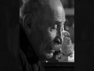 Tuncel Kurtiz  - Hiçbir Soru Masum Değildir