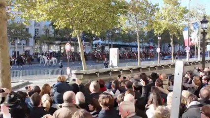 11 Novembre 2013 Champs Elysées hollande hué