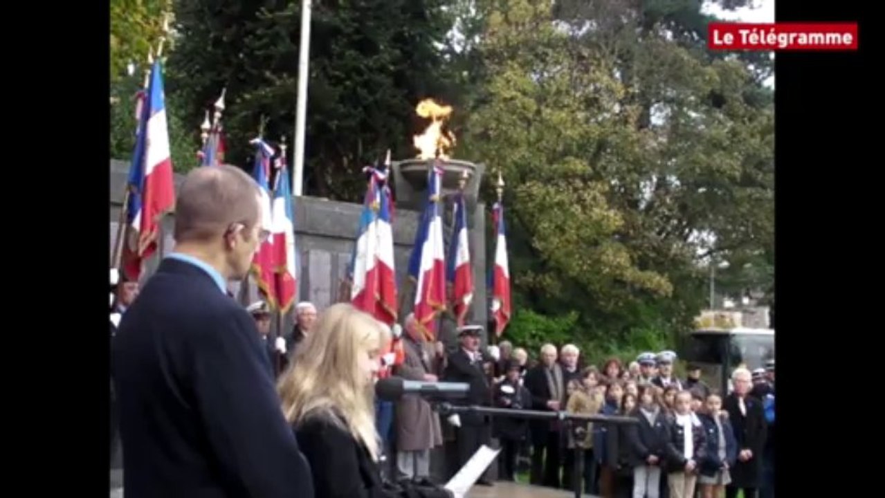Saint-Brieuc. Des enfants participent à la cérémonie du 11-Novembre