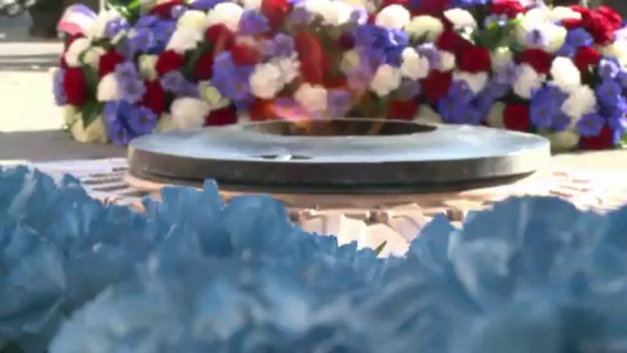 11 novembre: Hollande conspué, 70 interpellations
