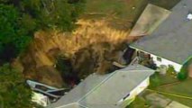 Florida Sinkhole Swallows 2 Houses, Continues to Expand