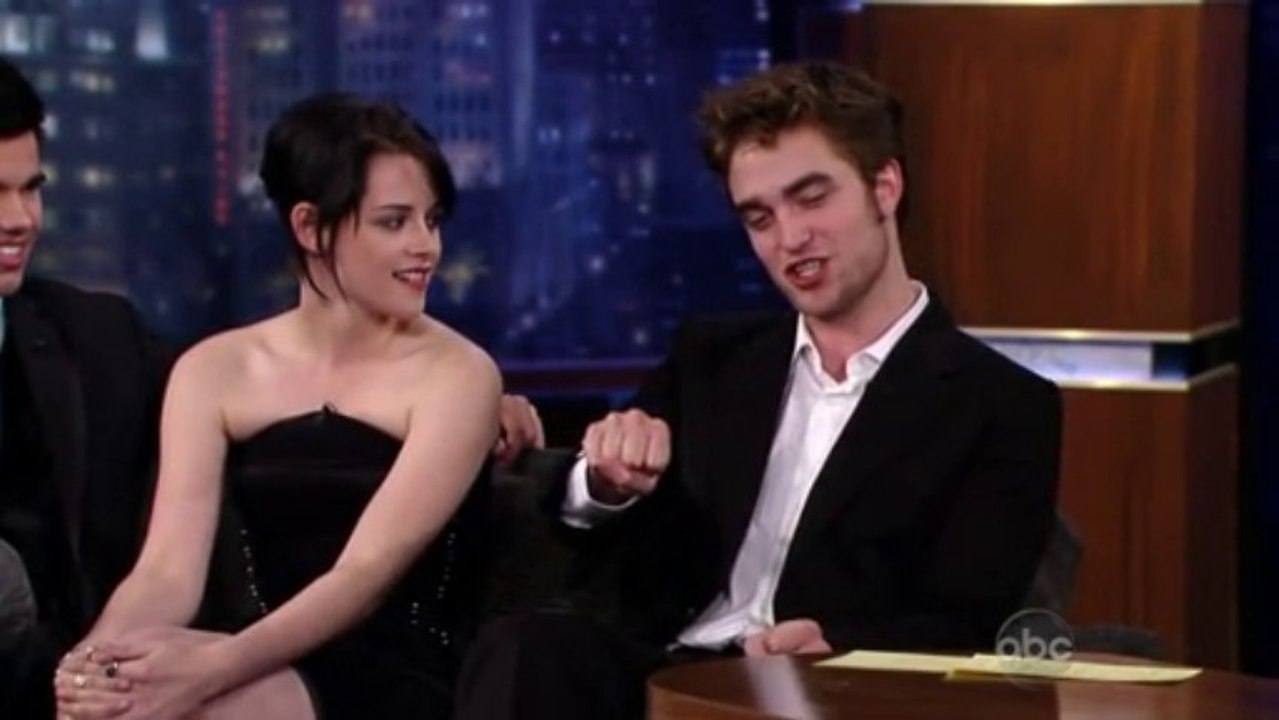 Cast.of.New.Moon.on.JK