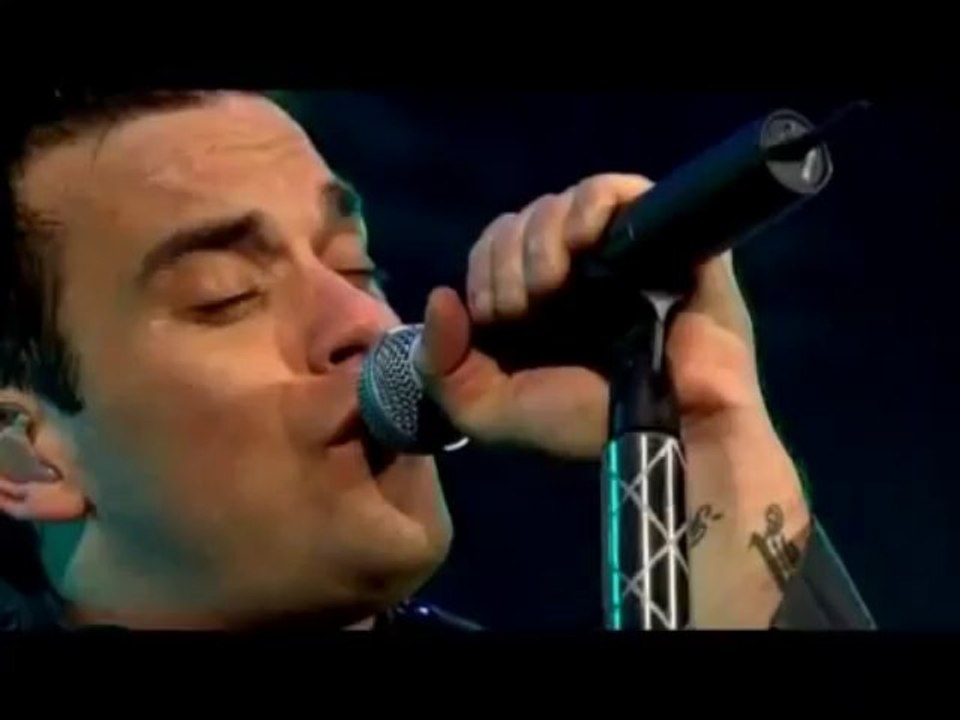 Robbie Williams (Live Knebworth 2003) Feel