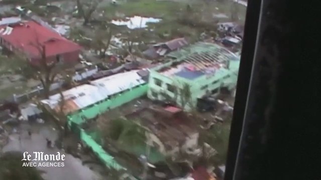 Philippines : les ravages du typhon Haiyan dans les rues de Tacloban