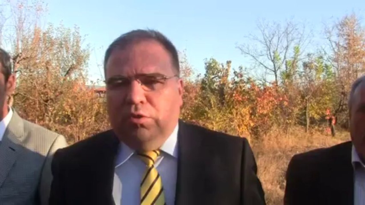 Kaymakam Türköz, tarım arazilerinde incelemelerde  bulundu