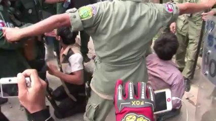 Polícia do Camboja mata mulher em protestos