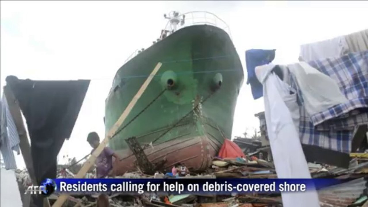 Ship stranded on Tacloban shoreline